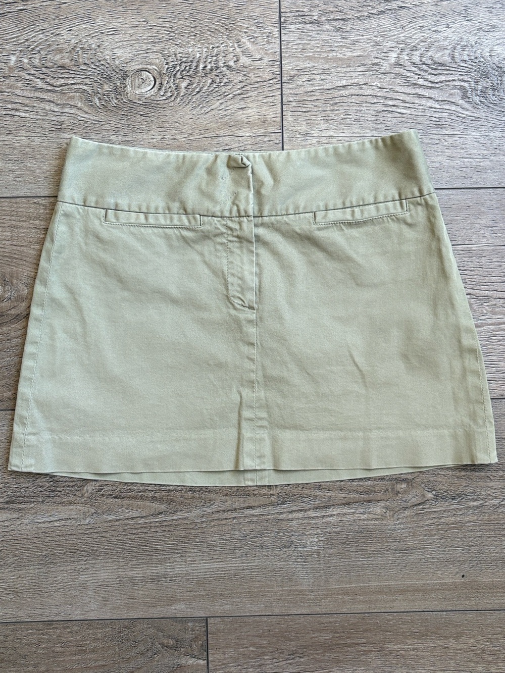 Theory Light Khaki Army Green Mini Skirt w Front Welt Pockets